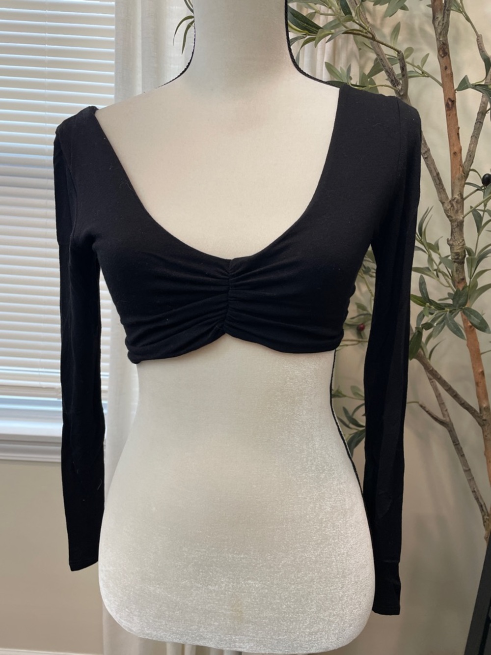 naked wardrobe Black Scoop Neck crop Top M